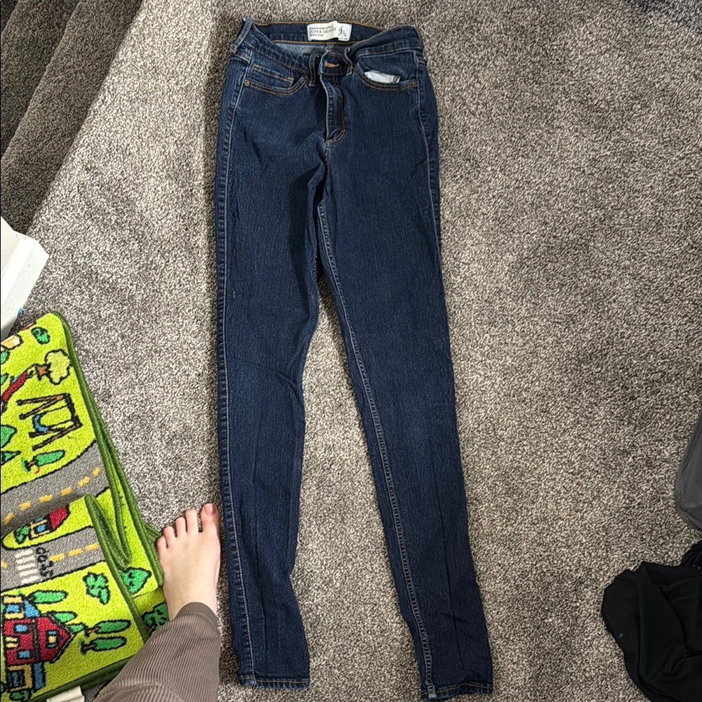 Abercrombie and Fitch Super Skinny High Rise Jeans Size 4L (long)
